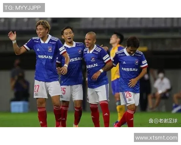 横滨水手迎战鸟栖沙岩全力争胜展现球队实力与斗志 横滨水手迎战鸟栖沙岩全力争胜展现球队实力与斗志