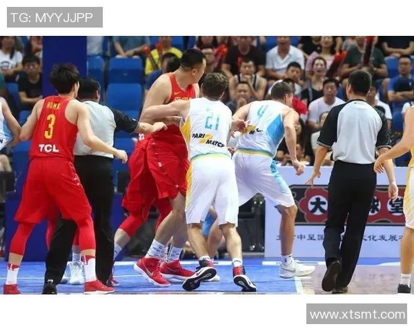 男篮红队与乌克兰激烈对抗赛引发热议球迷热情高涨 男篮红队与乌克兰激烈对抗赛引发热议球迷热情高涨