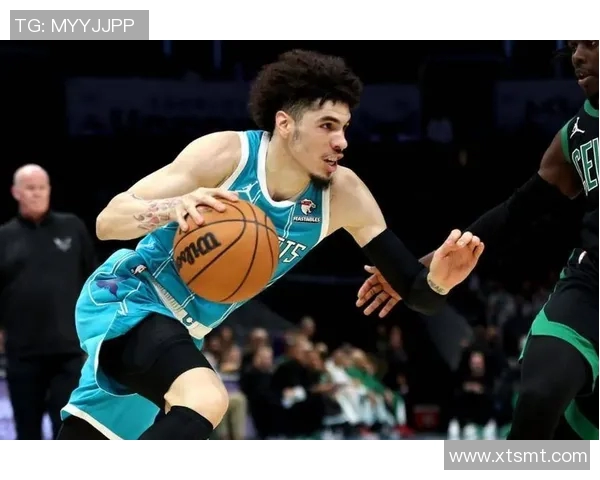 开拓者与夏洛特黄蜂的激烈对决展现篮球魅力与团队精神的巅峰较量