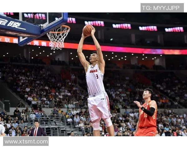 马尚布鲁克斯的篮球之路：从新秀到明星的奋斗历程与成就解析